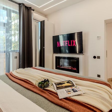 Luxury Living: Smart 2Br Apartment At Unirii Square Bucarest Extérieur photo