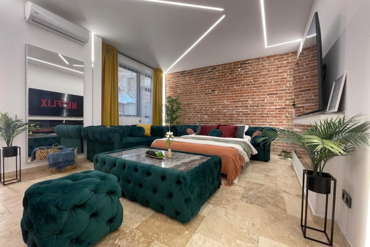 Luxury Living: Smart 2Br Apartment At Unirii Square Bucarest Extérieur photo