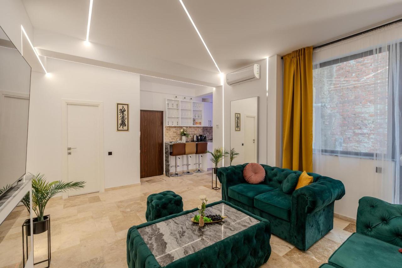 Luxury Living: Smart 2Br Apartment At Unirii Square Bucarest Extérieur photo
