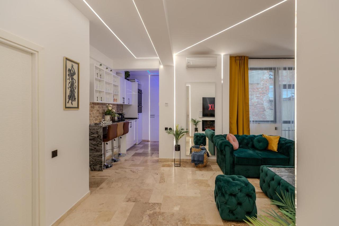 Luxury Living: Smart 2Br Apartment At Unirii Square Bucarest Extérieur photo