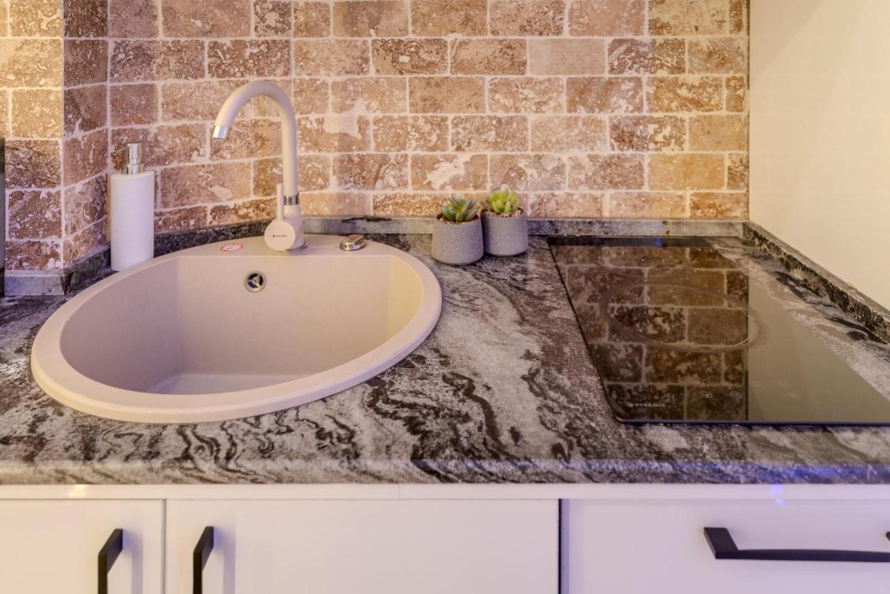 Luxury Living: Smart 2Br Apartment At Unirii Square Bucarest Extérieur photo