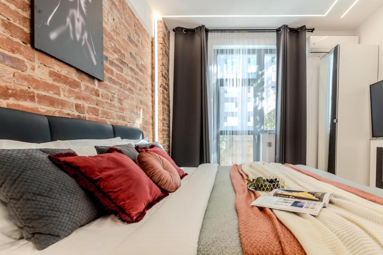Luxury Living: Smart 2Br Apartment At Unirii Square Bucarest Extérieur photo
