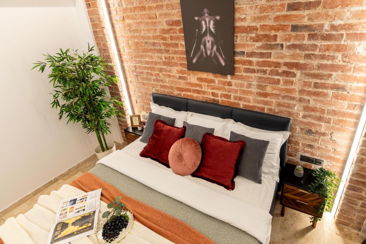 Luxury Living: Smart 2Br Apartment At Unirii Square Bucarest Extérieur photo