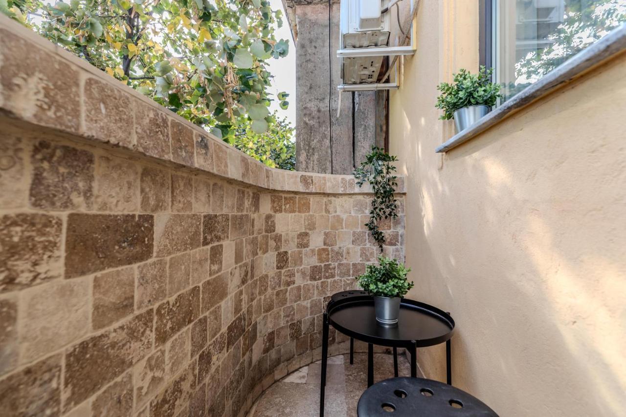 Luxury Living: Smart 2Br Apartment At Unirii Square Bucarest Extérieur photo