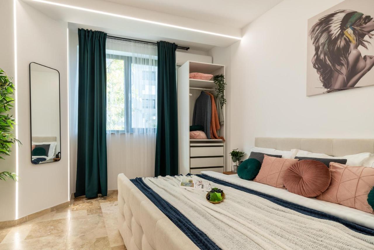 Luxury Living: Smart 2Br Apartment At Unirii Square Bucarest Extérieur photo